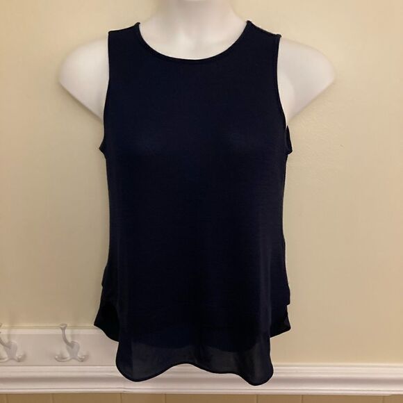 Banana Republic sleeveless top, women’s size petite sm - Picture 4 of 4